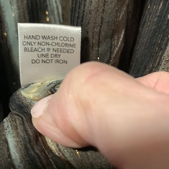 Christopher and Banks women’s glamour top size large - Picture 4 of 7